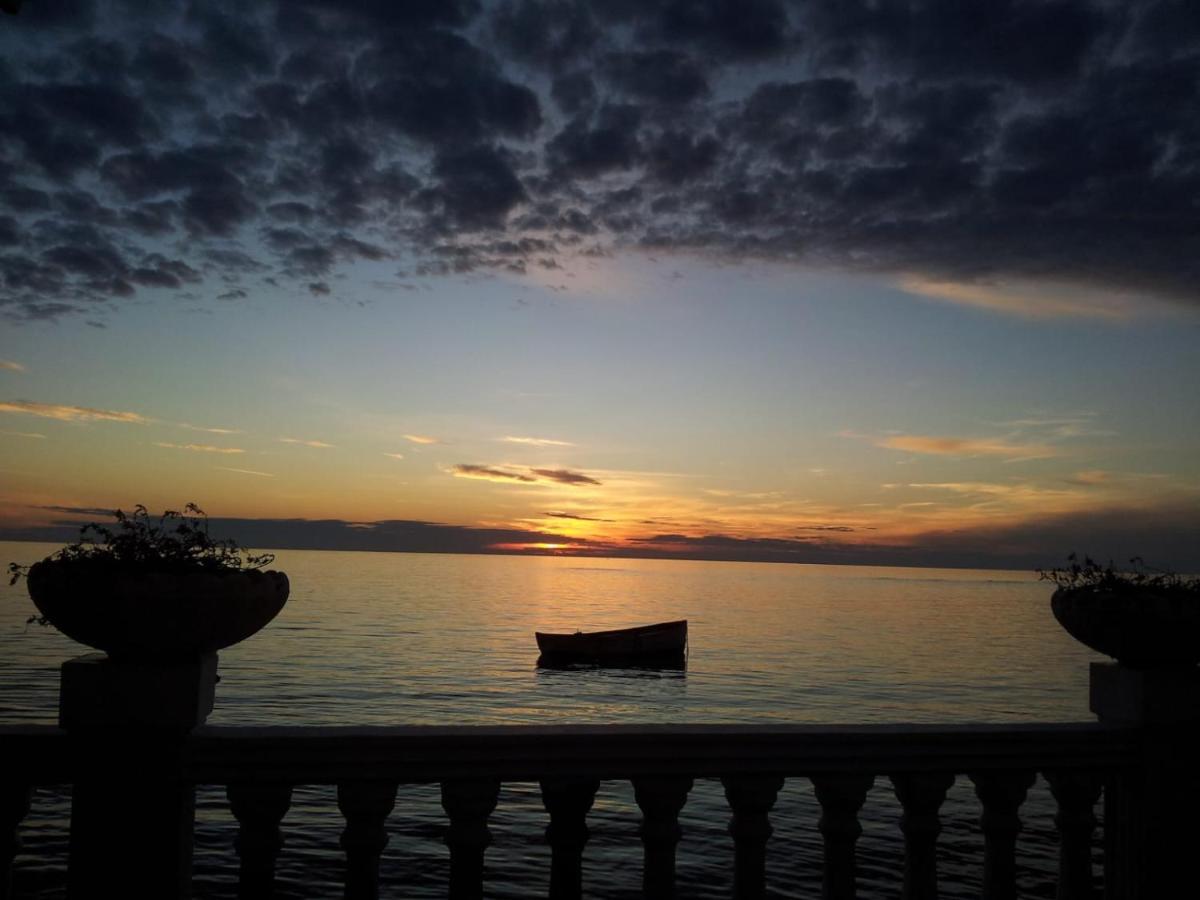 Durres City Apartment, City Center & Close To The Beach Eksteriør bilde